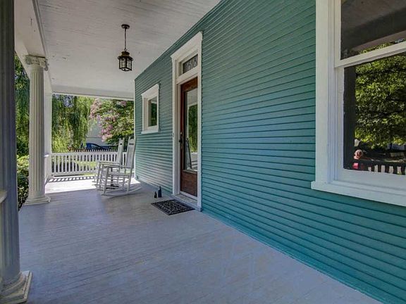 4th image of 618 Woods Ave SW