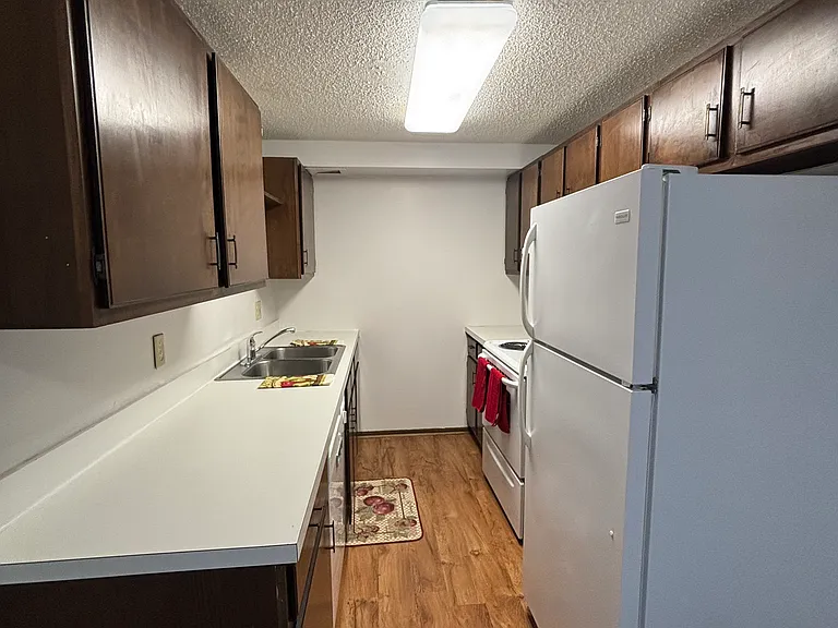 533 Parkview Ln #6_0 — Photo 4