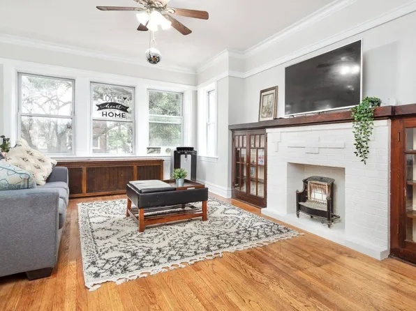5021 W Belden St APT 2W, Chicago, IL 60639