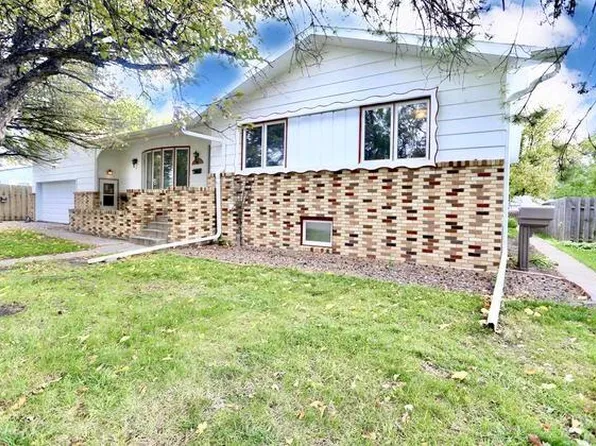 1224 N Lloyd St, Aberdeen, SD 57401