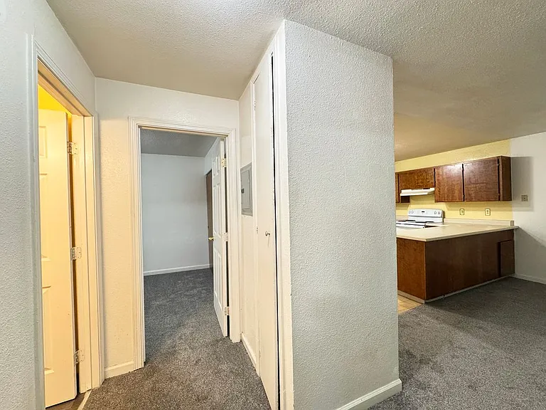 2148 Primrose Dr #6 — Photo 13