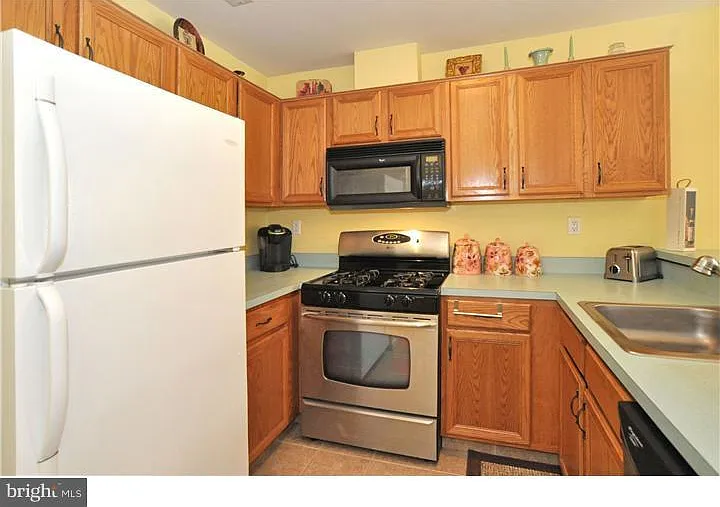 Spacious kitchen