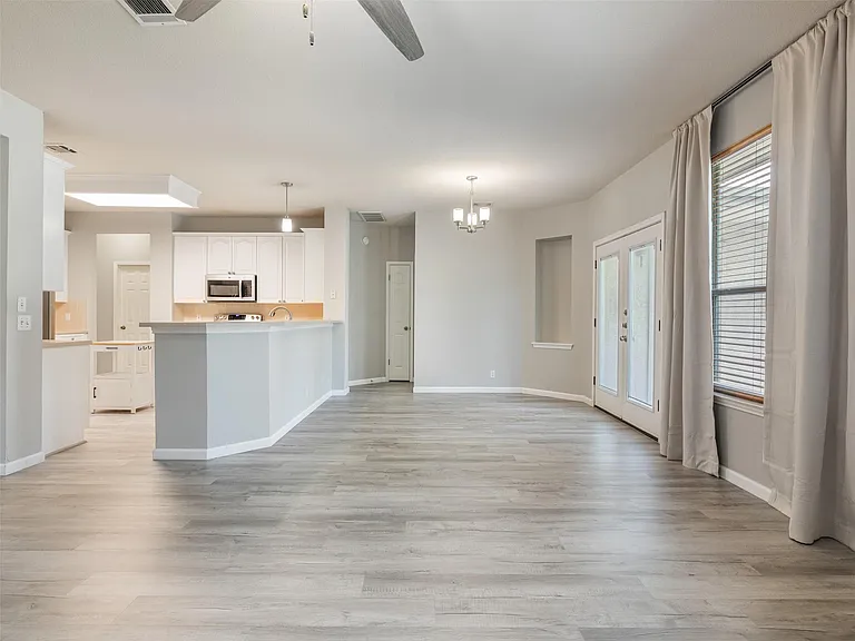 12304 Torrance Ct — Photo 8