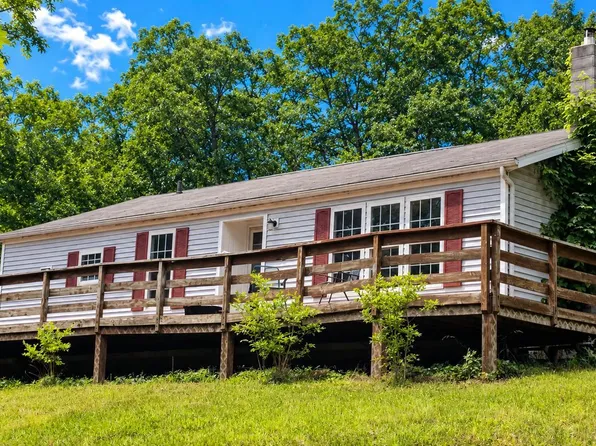 230 Crinoline Ln, Winchester, VA 22603