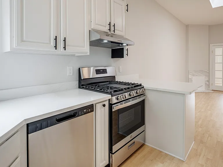 136 Beulah St #2 — Photo 9