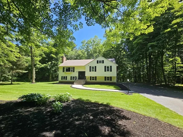 61 Nichols St, Danvers, MA 01923