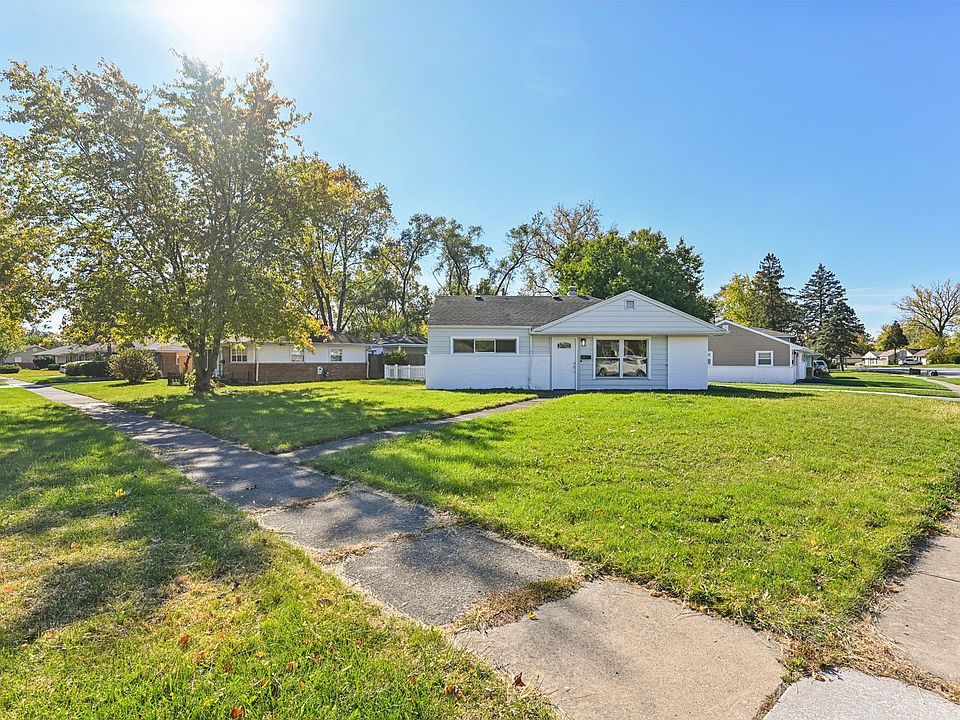 1st image of 275 Blackhawk Dr