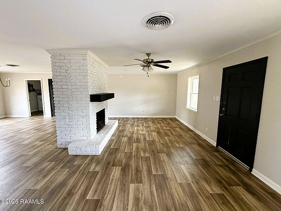 3rd image of 215 Saint Ann Ave