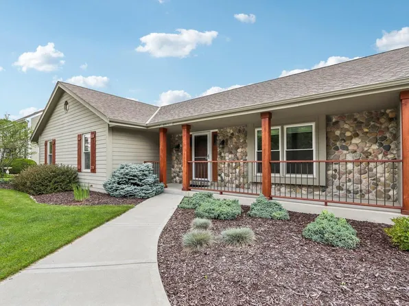 W157N10210 Mohawk DRIVE, Germantown, WI 53022