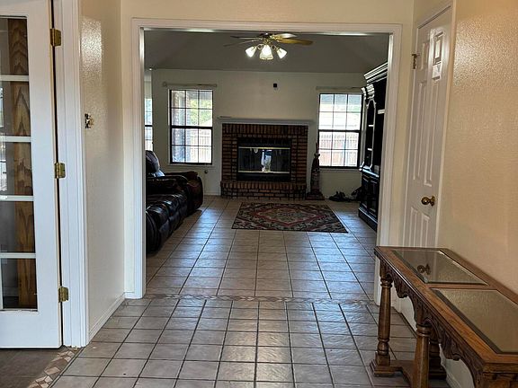 3rd image of 3418 Ridgecrest Ln