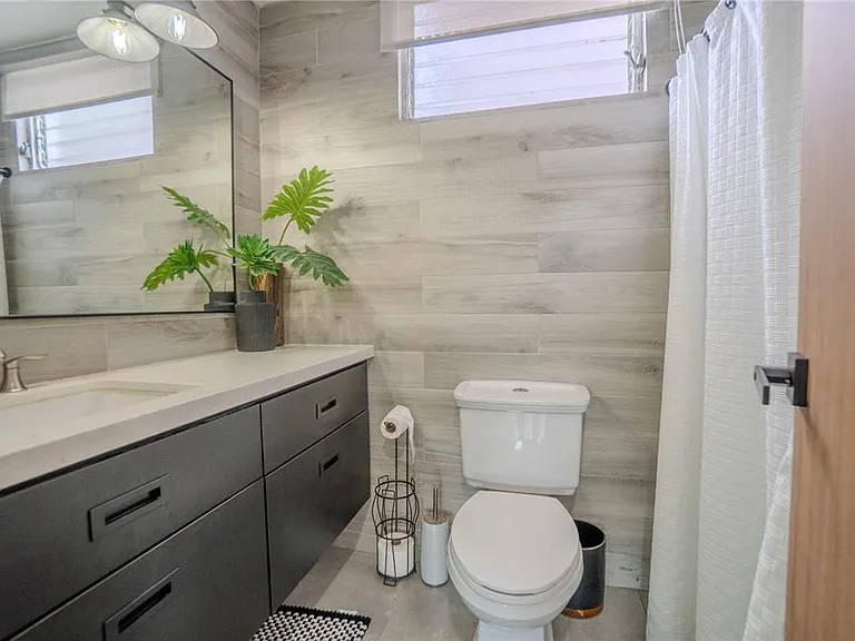 76 Kings Ct #503 — Photo 17