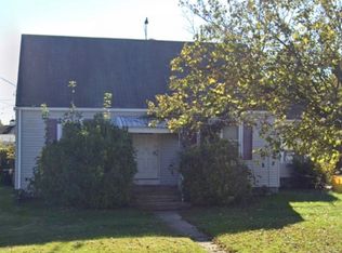 12 Pine Ave, Bordentown, NJ 08505