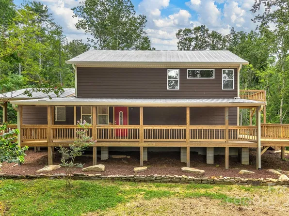 114 Nature Dr, Hendersonville, NC 28792