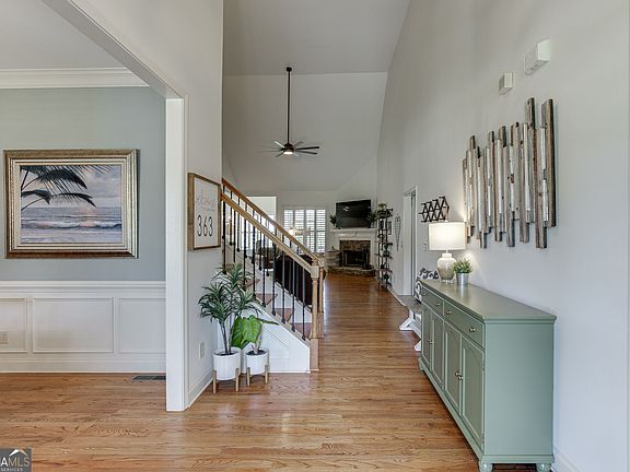 5th image of 363 Durham Dr