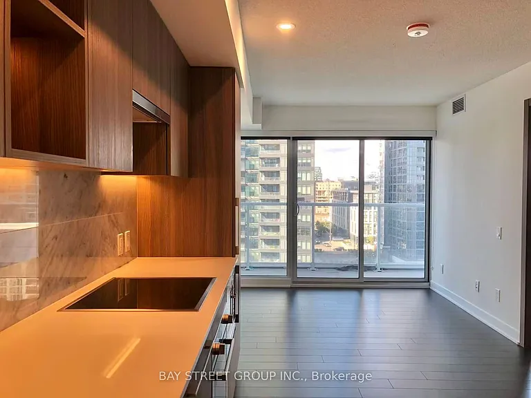 17 Bathurst St #1109 — Photo 2