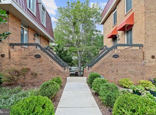 616 15th St S #1, Arlington, VA 22202