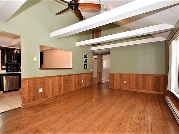2nd image of 7685 Country Ln