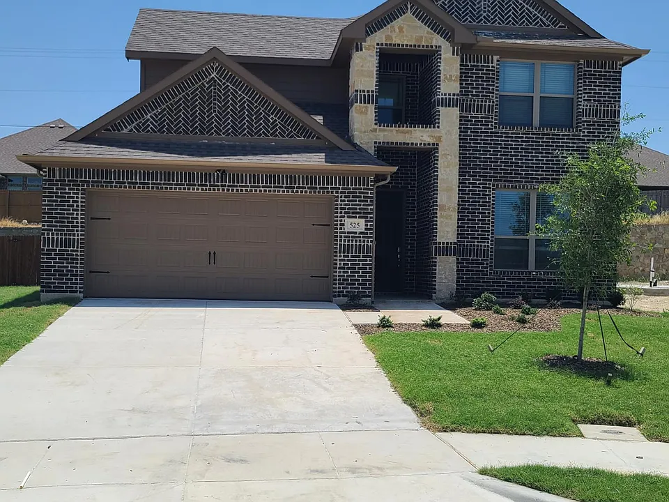 525 Hillcrest Cir
