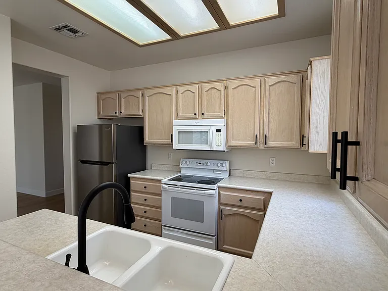 2021 Poppywood Ave — Photo 10