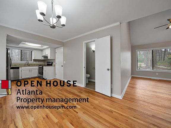 3rd image of 2149 Carlyle Dr