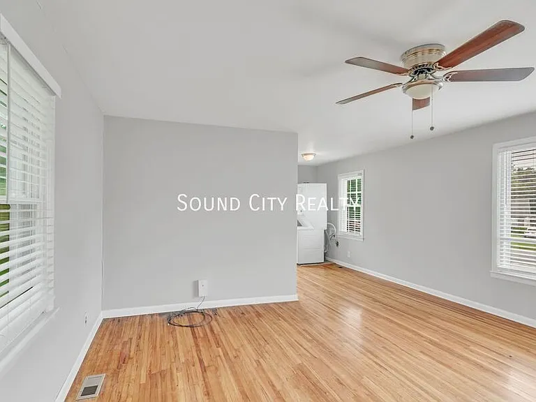 4010 Liberty St — Photo 3