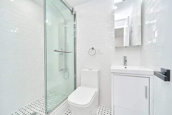 Rented by The Agency | media 15