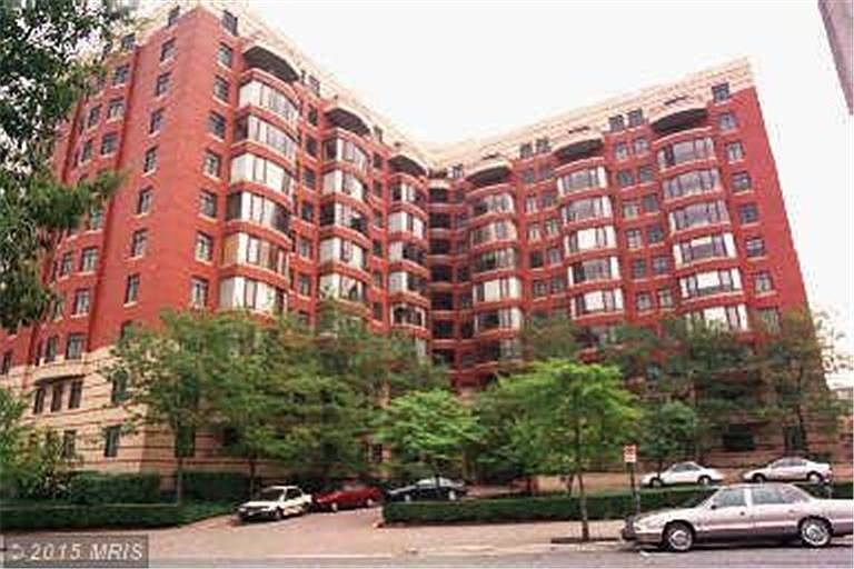 1st image of 2400 Clarendon Blvd APT 1007