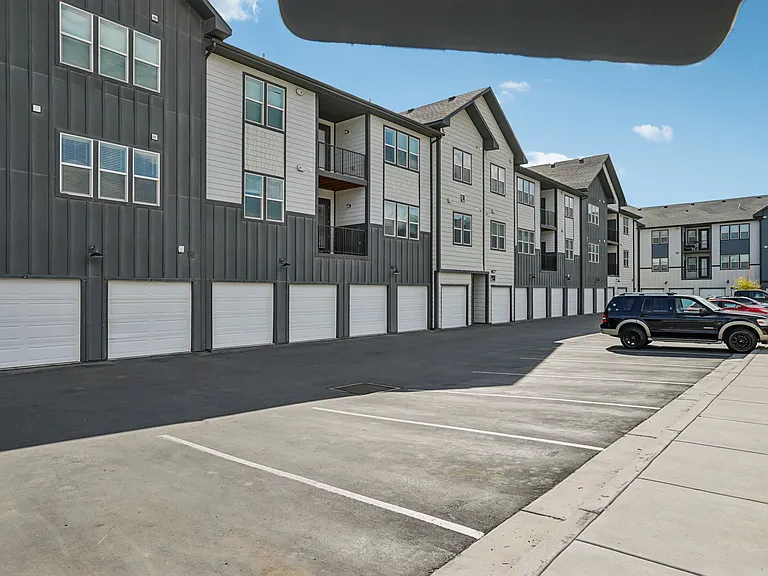 Northshore Apartments — Photo 41