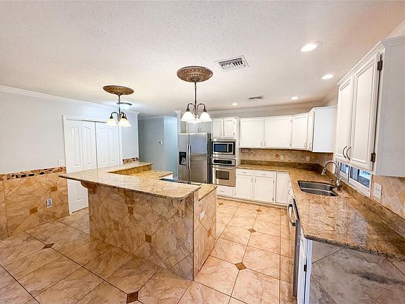 2nd image of 300 Sprucewood Rd