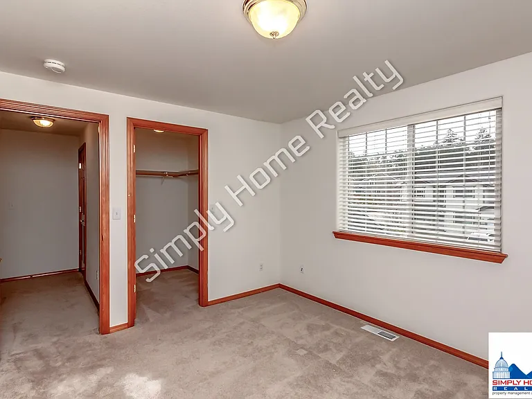 4100 Campus Green Dr NE — Photo 26