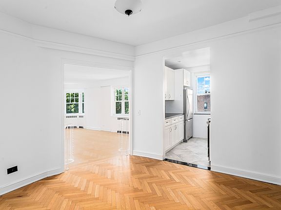 3rd image of 120 Cabrini Blvd APT 63