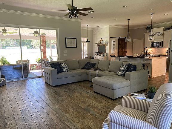 2nd image of 15157 Landmark Cir S