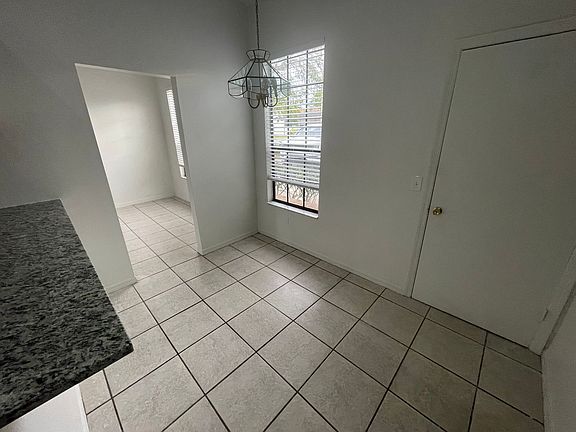 4th image of 2931 Eagle Lake Dr