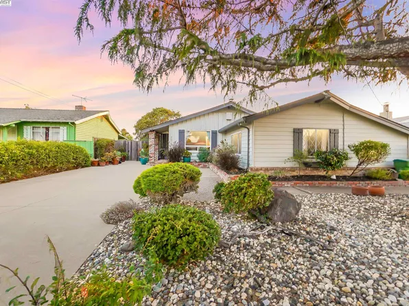 24725 Calaroga Ave, Hayward, CA 94545
