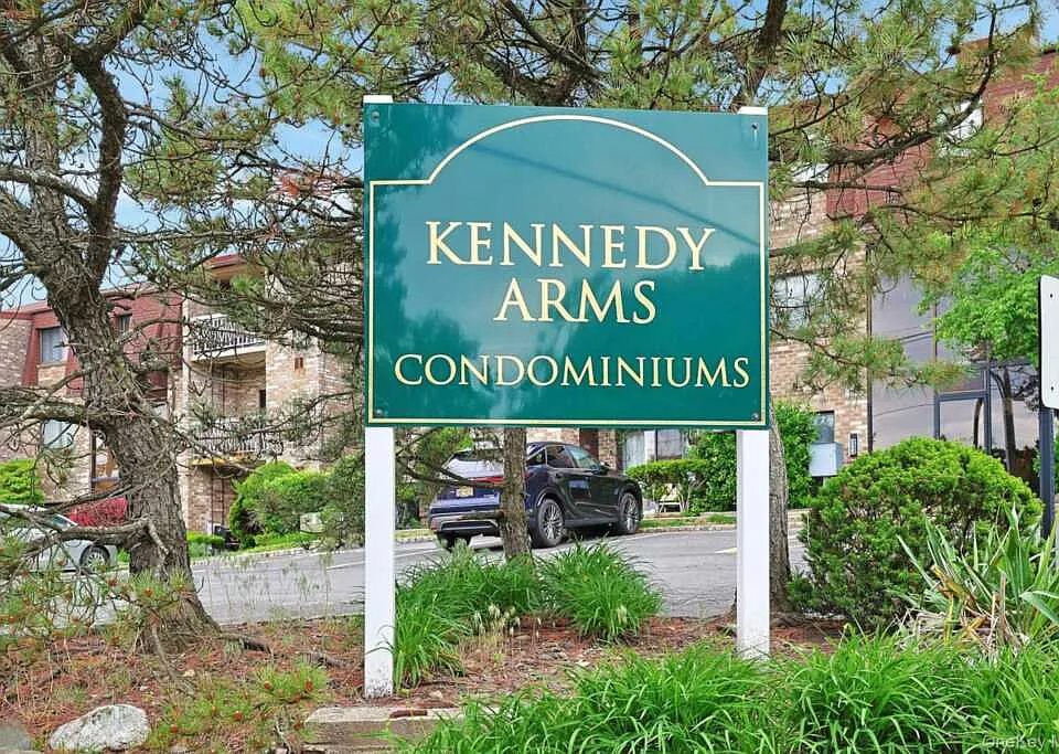 214 Kennedy Dr