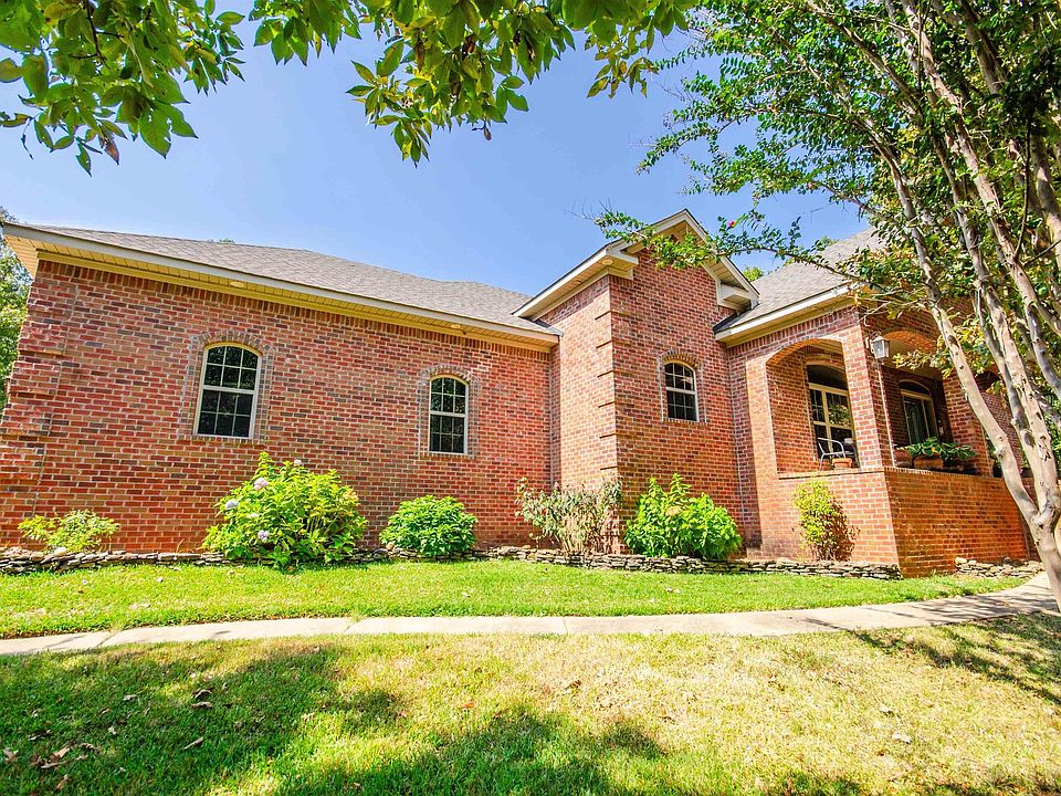 1st image of 15 Vilanco Estates Dr