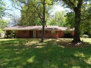 1513 S Broadmoor Dr, Lufkin, TX 75904