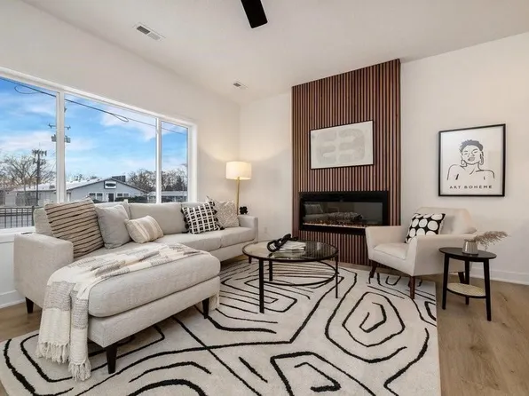 6501 Hickman Rd, Des Moines, IA 50322