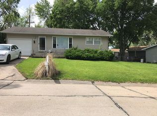 1613 11th St, Auburn, NE 68305