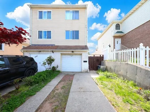 200 Sand Ln, Staten Island, NY 10305