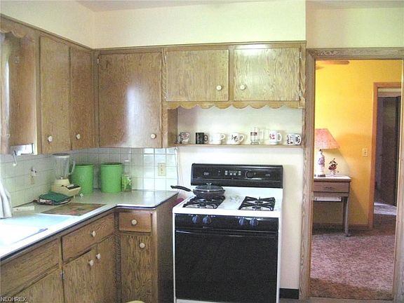 5th image of 123 Myers St