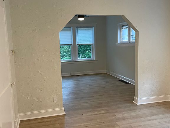 4th image of 1502 McCausland Ave #1N-1