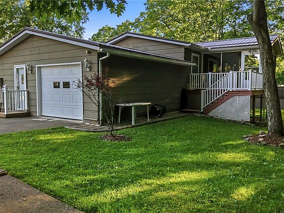 5th image of 48 Bentley Ave