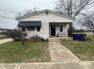 2220 S 9th St, Waco, TX 76706