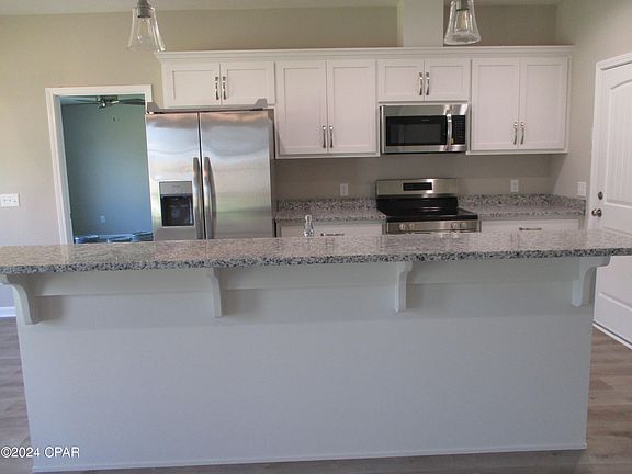 5th image of 887 E 12th St