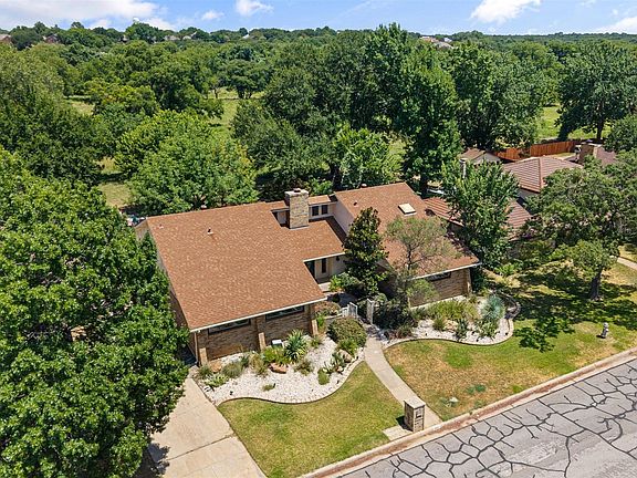 2nd image of 2211 Southcrest Dr