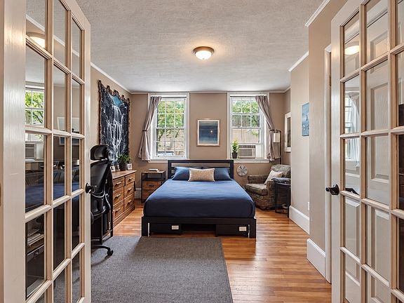 4th image of 66 Beacon St #1