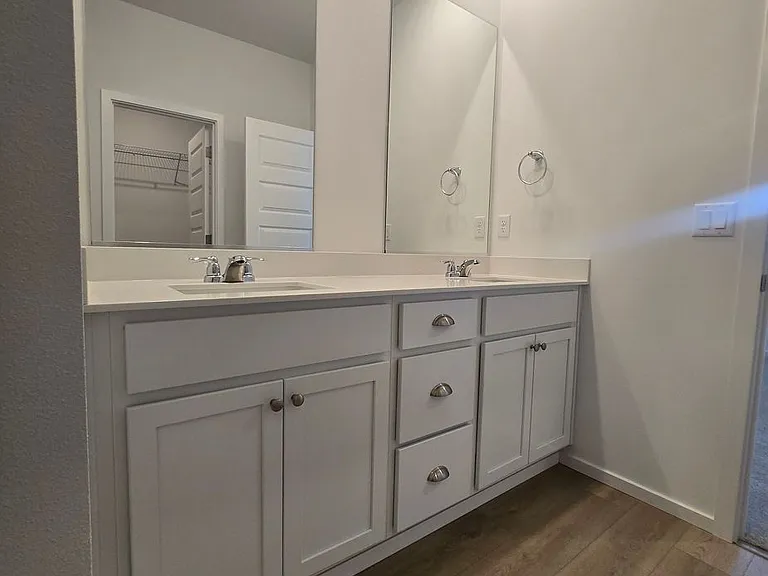 2700 Wonderland Way — Photo 18
