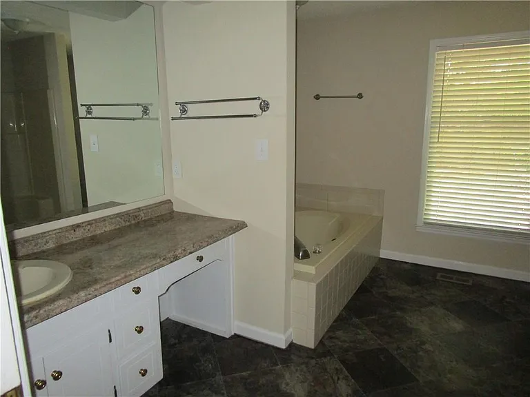 2429 Thompson Mill Rd — Photo 23