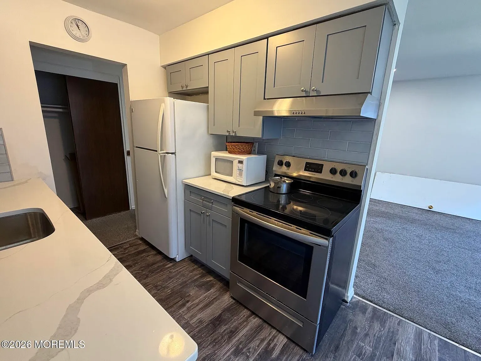 1 bed, $2,100 — Photo 4
